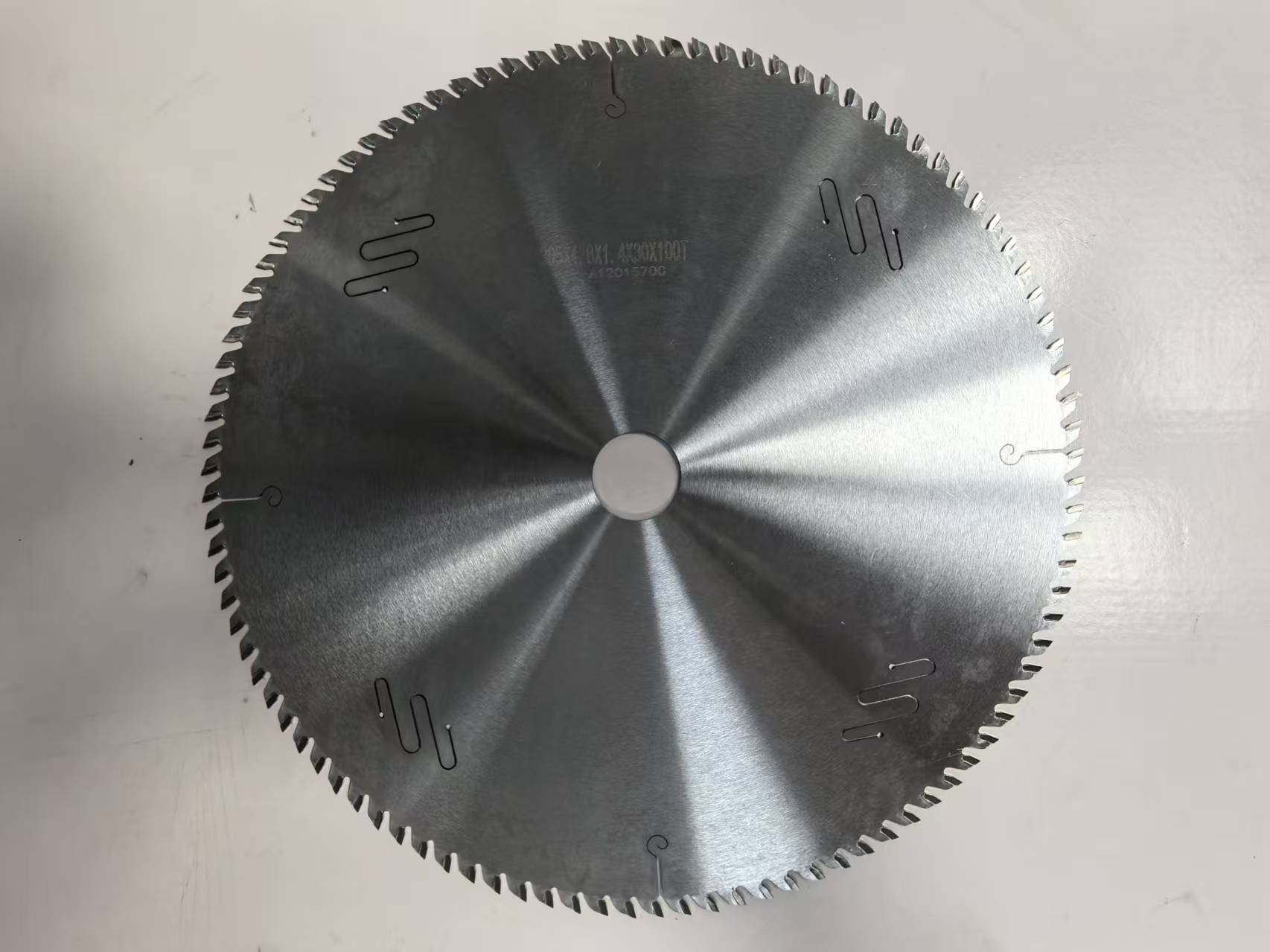 The Introduction of Acrylic ultra-thin industrial circular saw blade