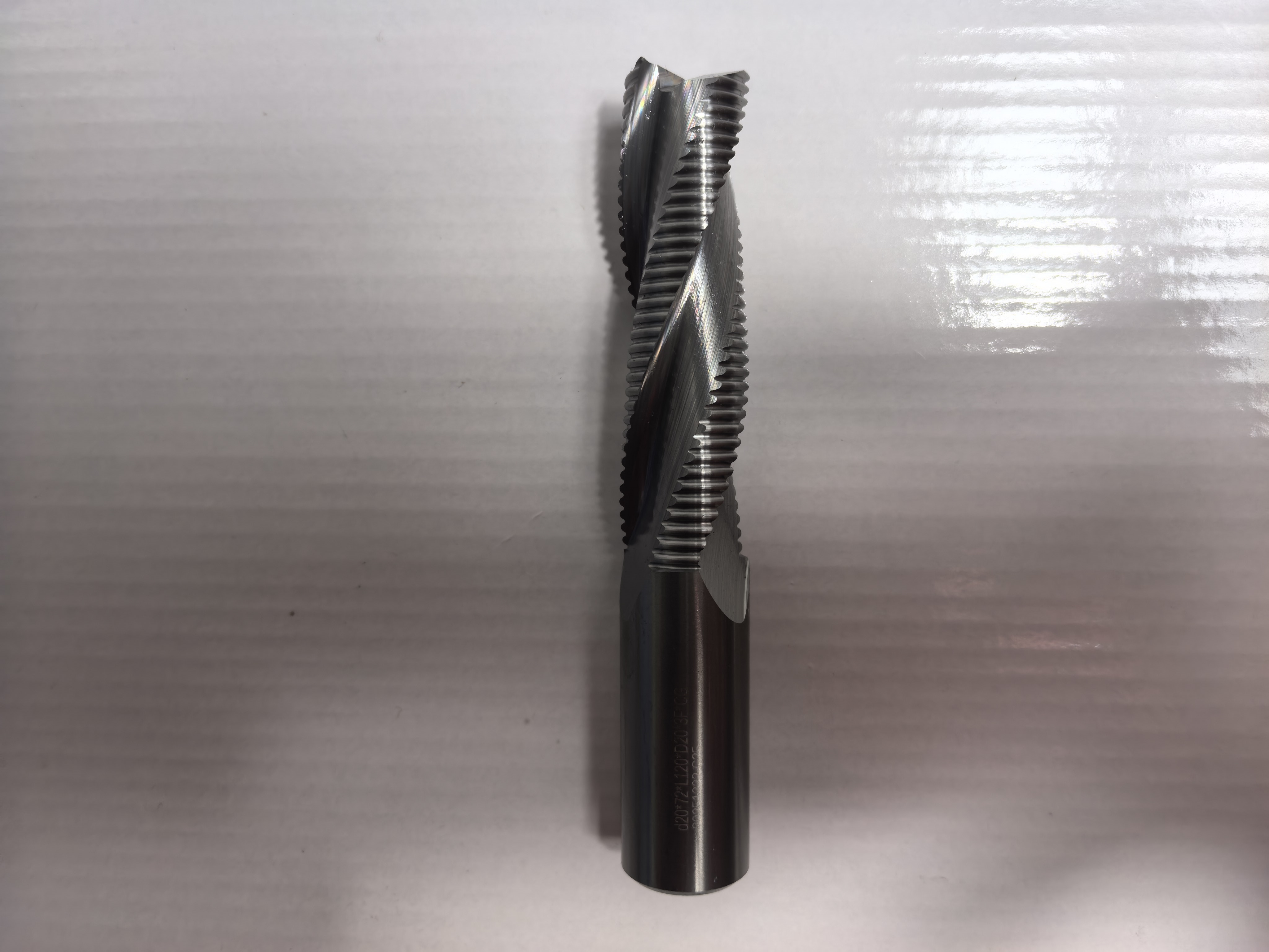 Tungsten carbide end mills (roughing cutters)