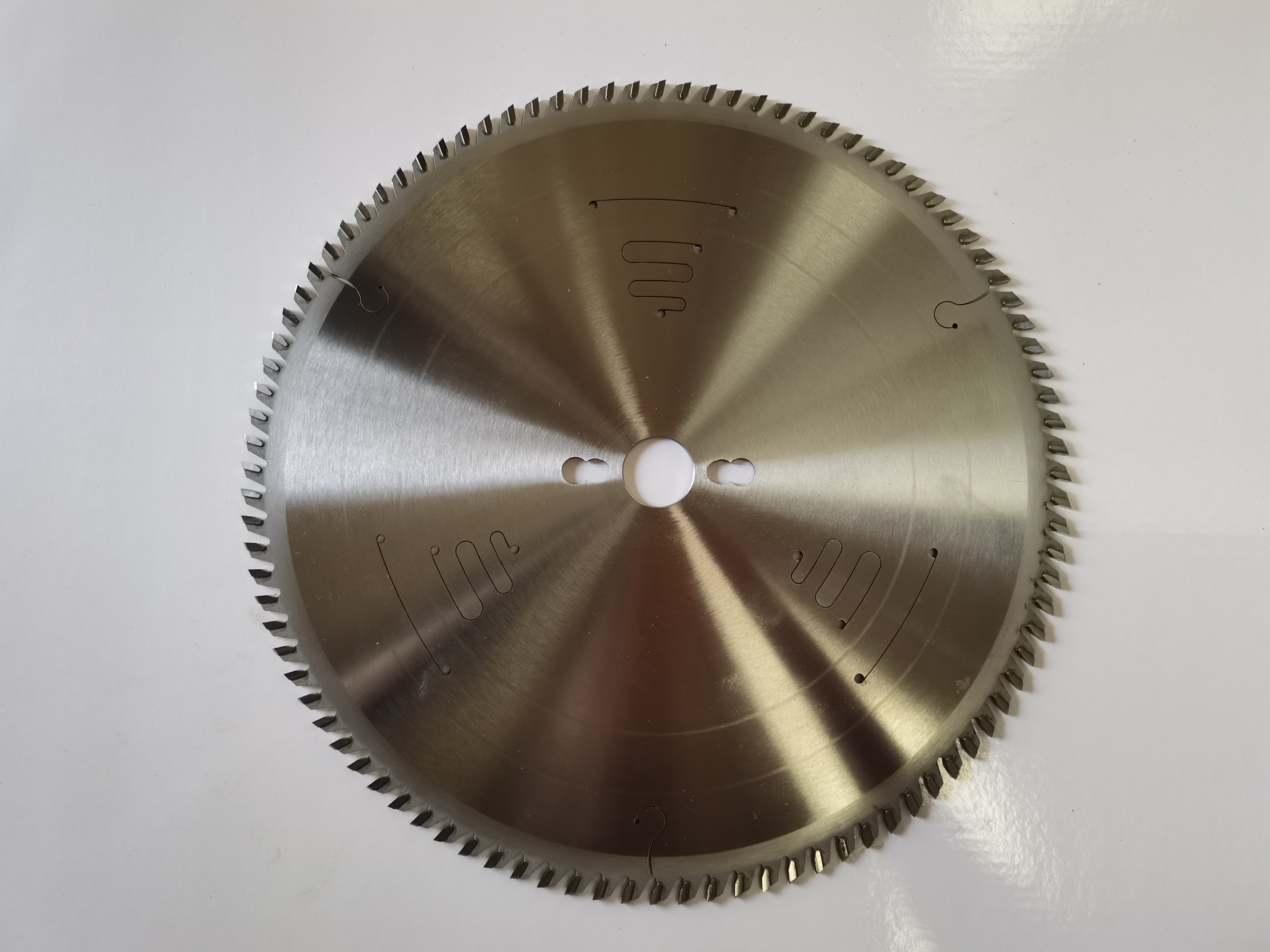 Solid wood slitting saw blade