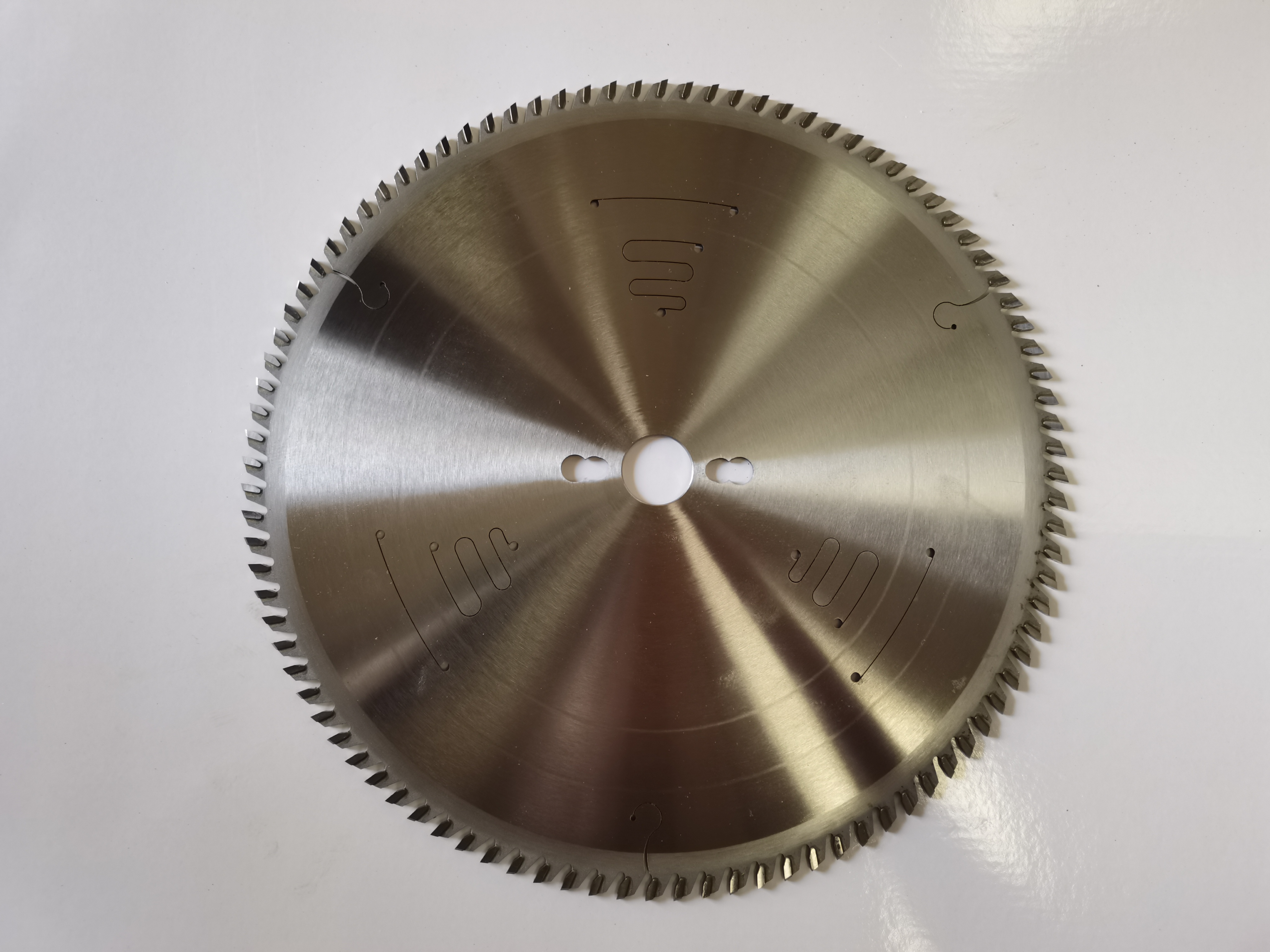 Solid wood slitting saw blade