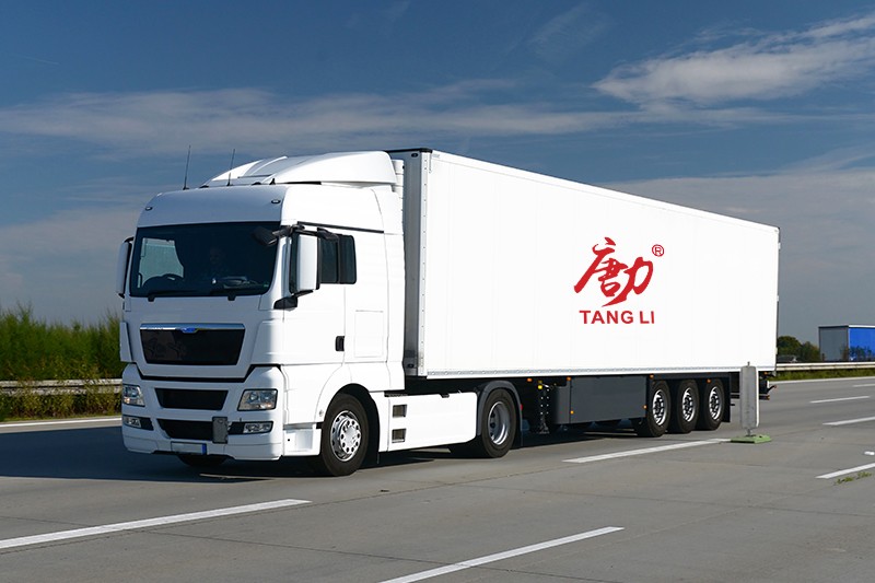 TANGLI semi-trailer truck on highway