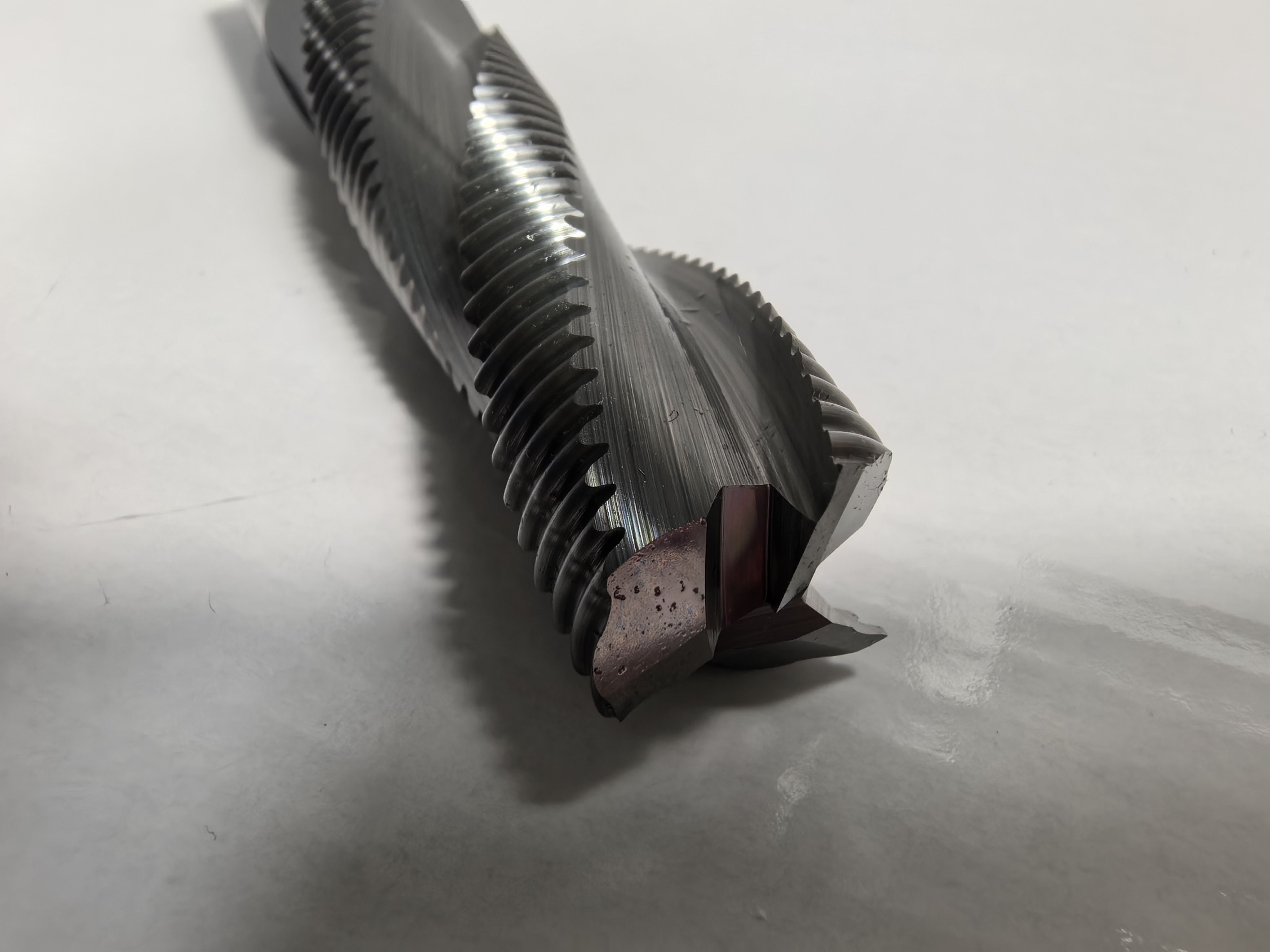 Tungsten carbide end mills (roughing cutters)