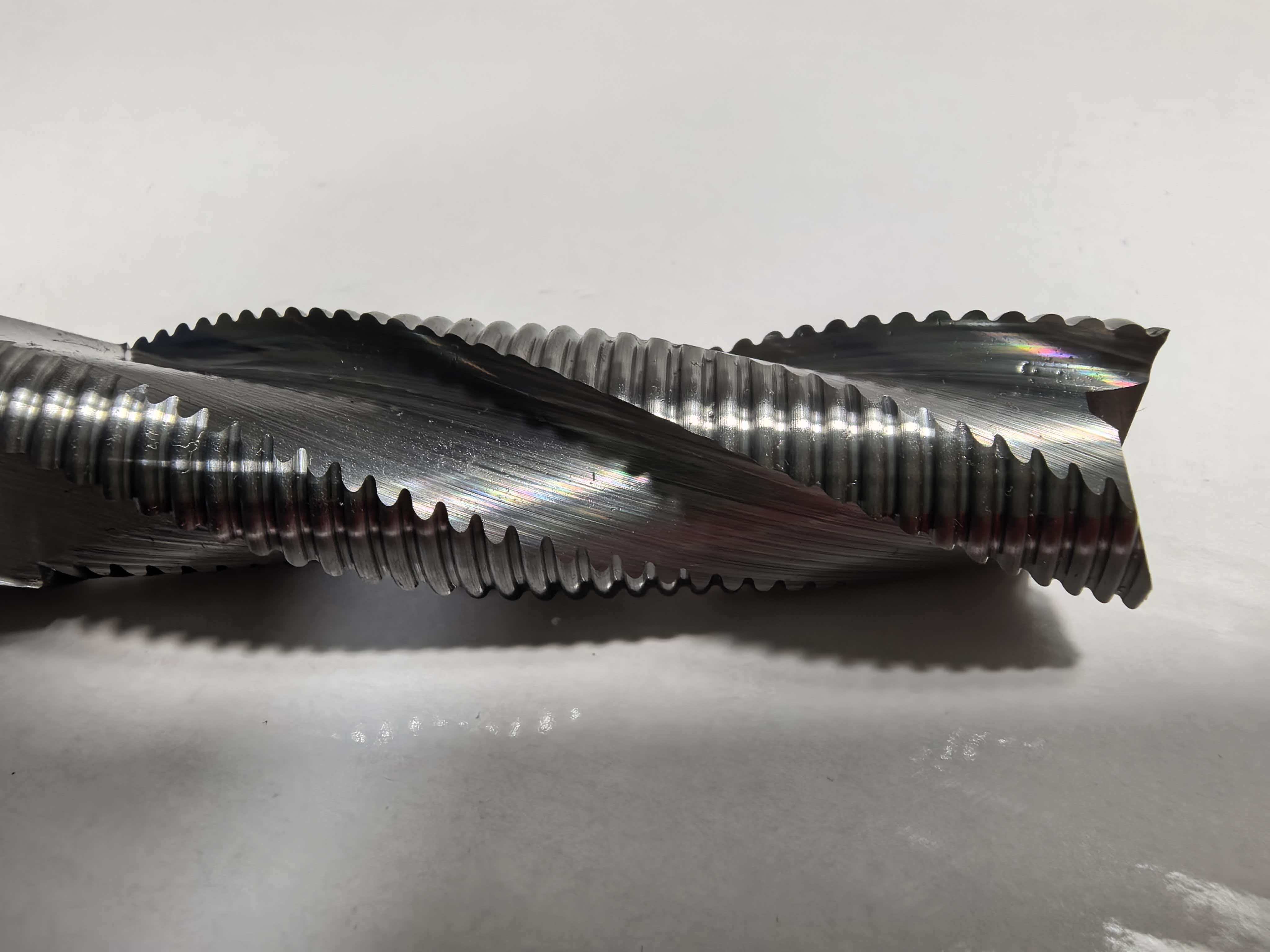 Tungsten carbide end mills (roughing cutters)