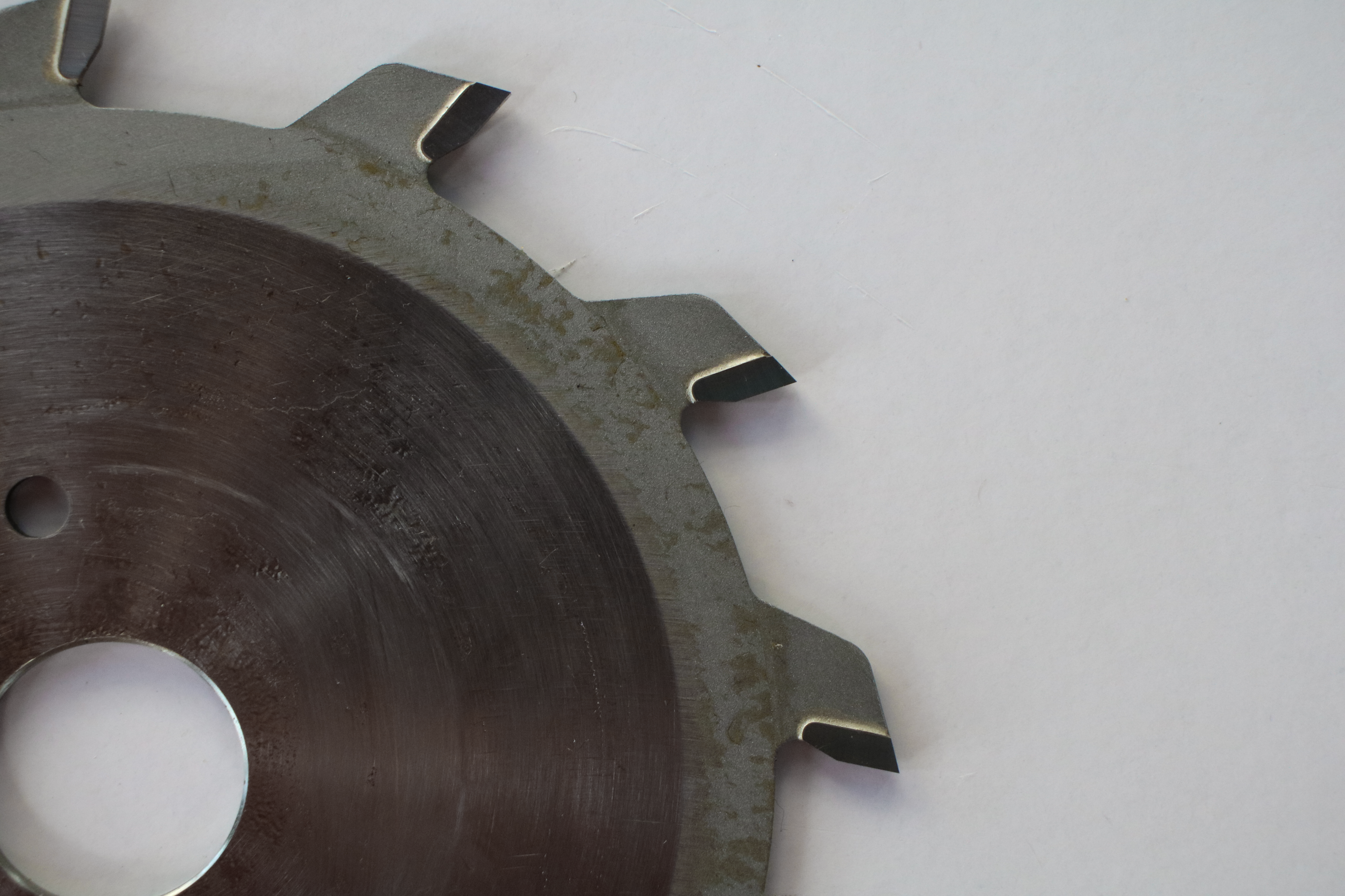 Panel saw adjustable slot saw blade